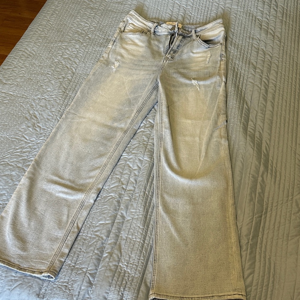 Risen Jeans Light Wash Relaxed Fit Denim